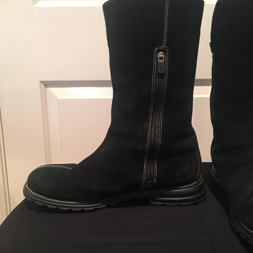Ugg fleece lined boots. - Picture 2 of 7
